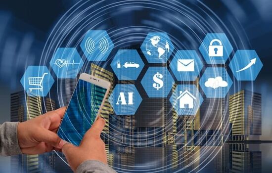 Symbole verschiedener Einsatzgebiete für künstliche Intelligenz: E-Commerce, Gesundheit, Mobilität, Smart Home, Sicherheit, Vernetzung, Vertrieb, Marketing